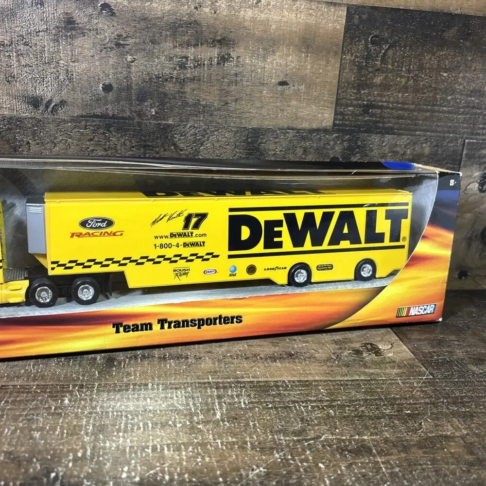 Hot Wheels Racing Team Transporter Matt Kenseth #17 VTG DeWALT NASCAR B0993 2000